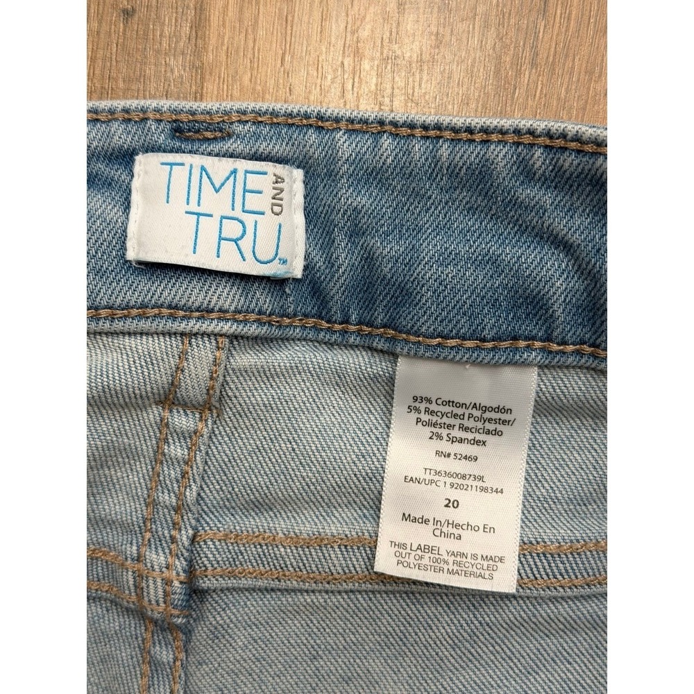 Time and Tru Plus Size 20 Light Wash Cropped Flare Jeans Raw Hem Stretch - Picture 5 of 8